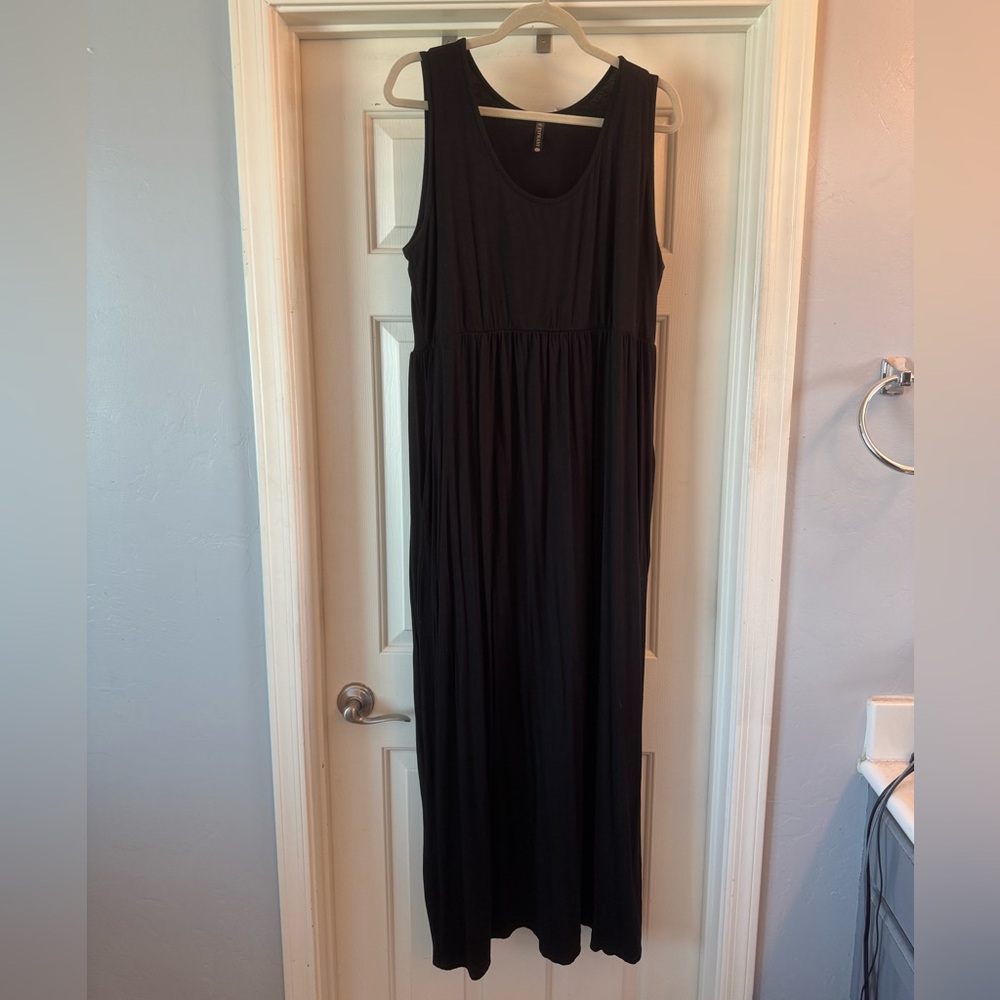 EUC Piphany Black Sleeveless Maxi Dress